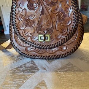 Artisan Crafted Vintage Tan Leather Shoulder Bag
